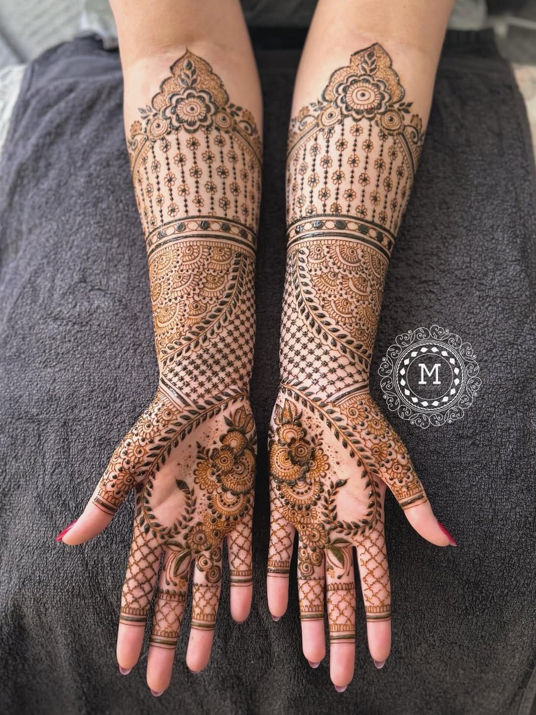 Post 2 by Hobby Of Henna 🖤 on Instagram (image)