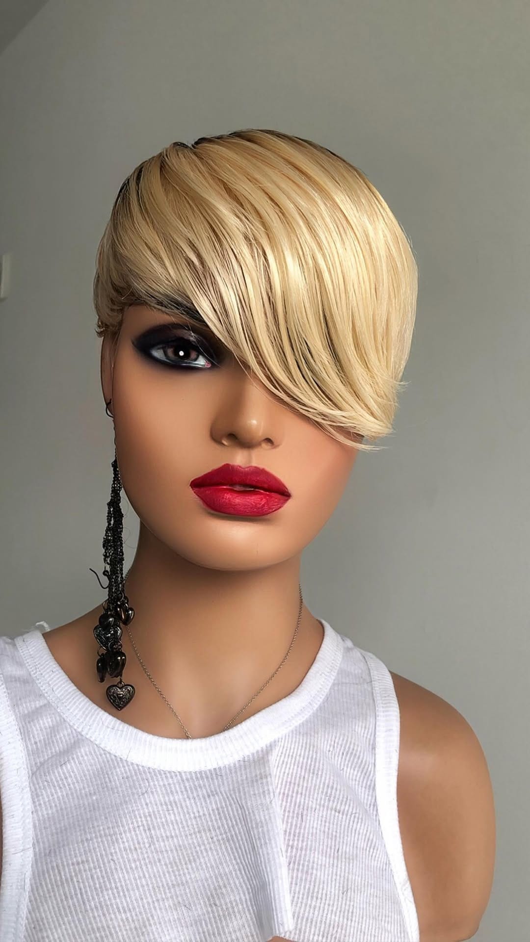 Post 3 by WELCOME TO THE GALA on Instagram (video)