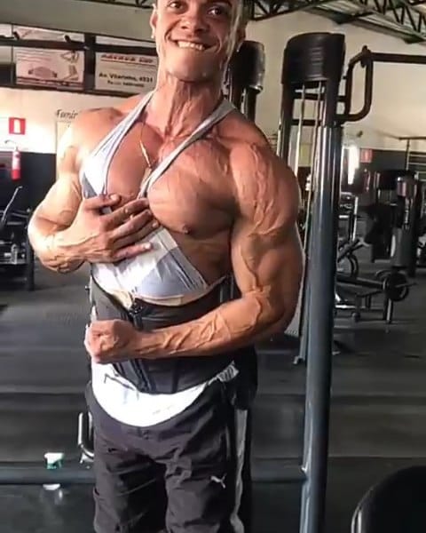 Post 10 by Jhunio Souza mensphysique on Instagram (video)