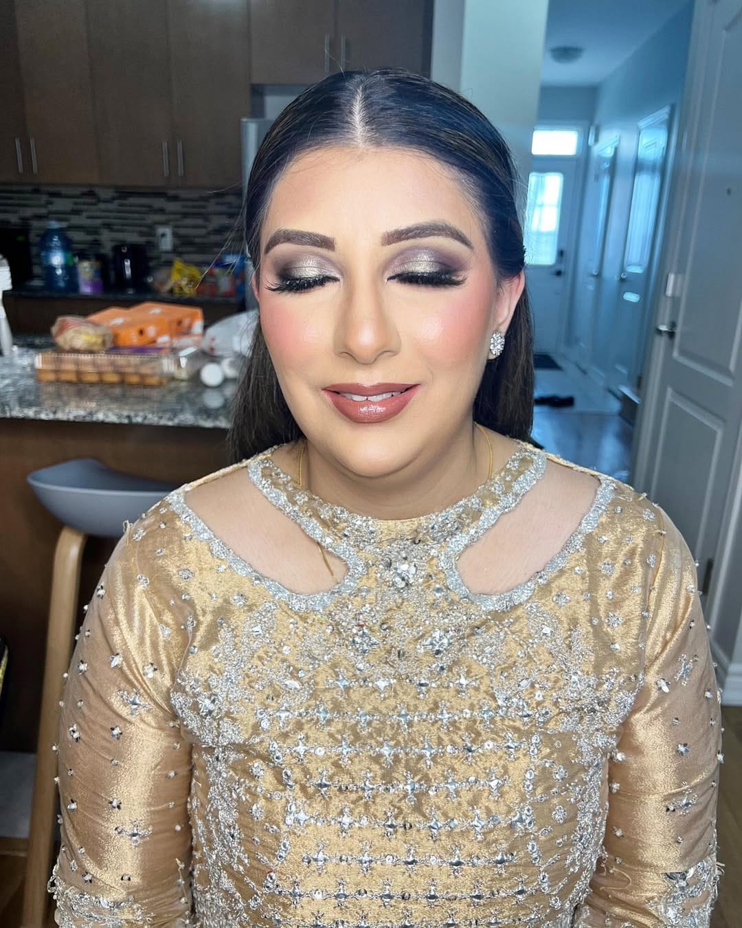 Post 4 by Toronto makeup artist on Instagram (image)