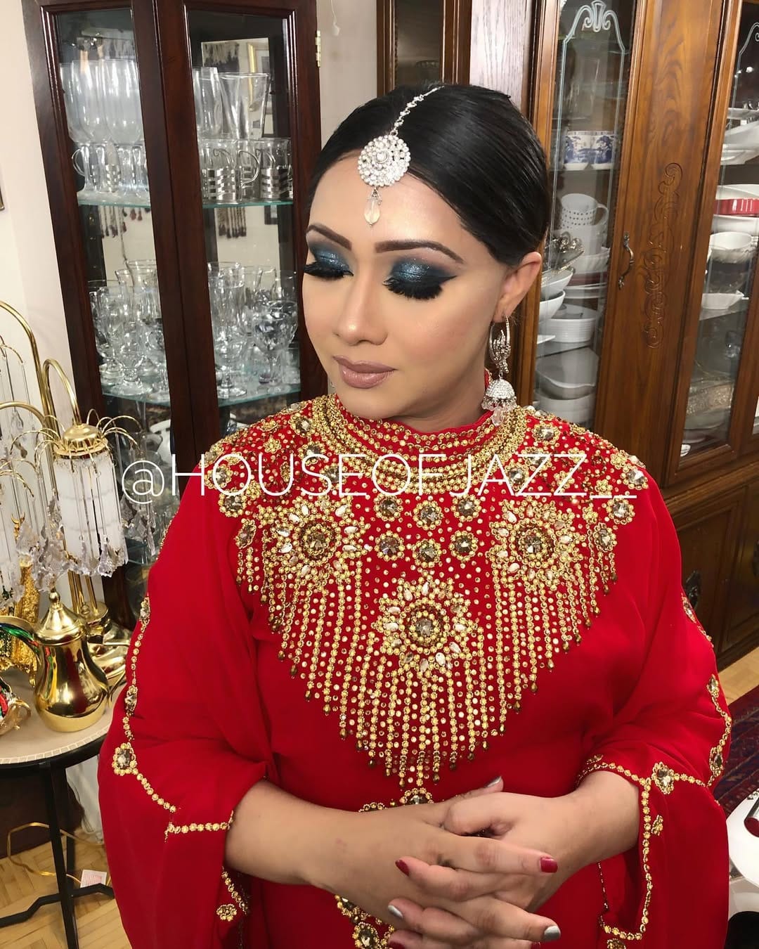 Post 10 by Toronto makeup artist on Instagram (image)