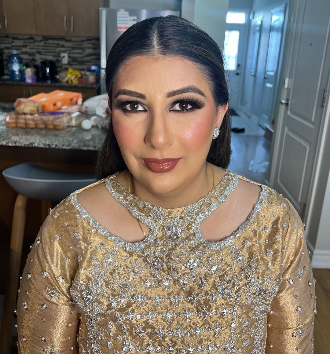 Post 6 by Toronto makeup artist on Instagram (image)