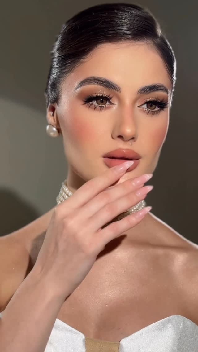 Post 10 by Umshjoon_makeup on Instagram (video)