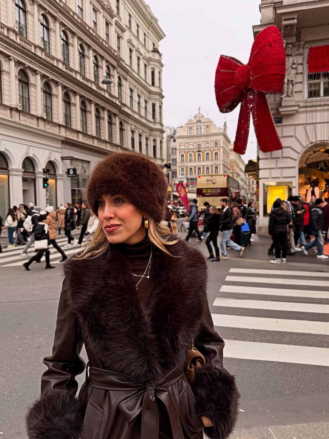 Post 9 by Loream Albertazzi on Instagram (carousel)