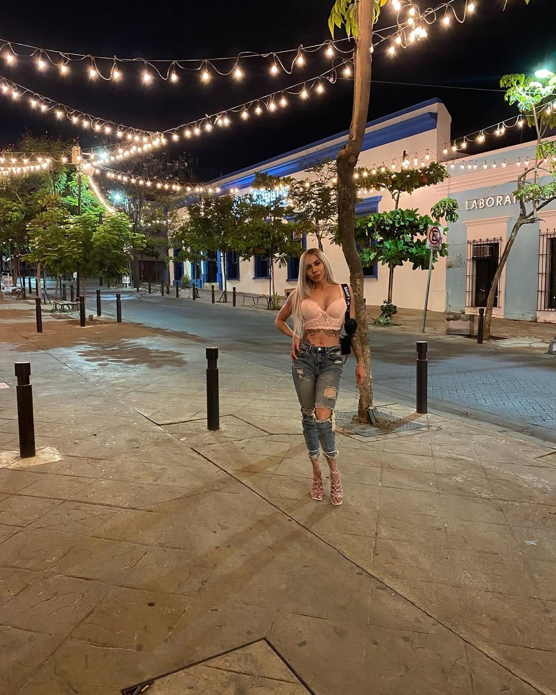 Post 9 by •.𝔸𝕝𝕠𝕟𝕕𝕣𝕒 𝓑𝓾𝓼𝓽𝓸𝓼.•❤️‍🔥 on Instagram (carousel)