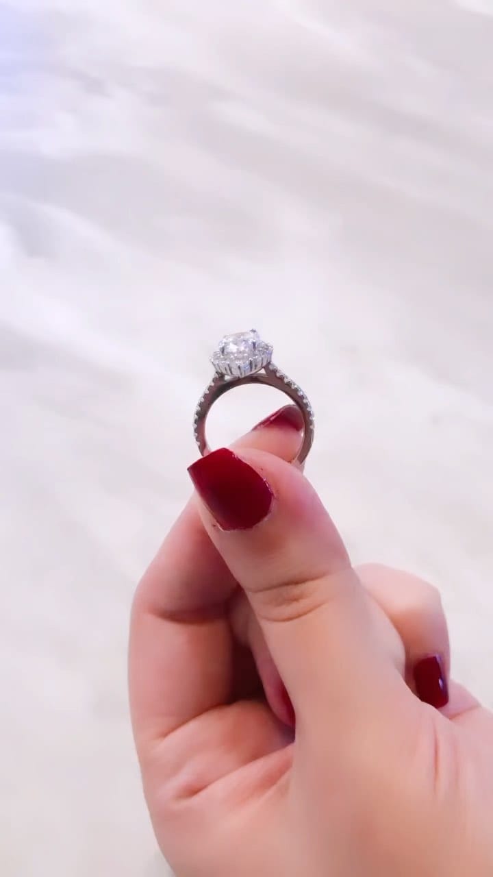 Post 7 by Gillary on Instagram (video)