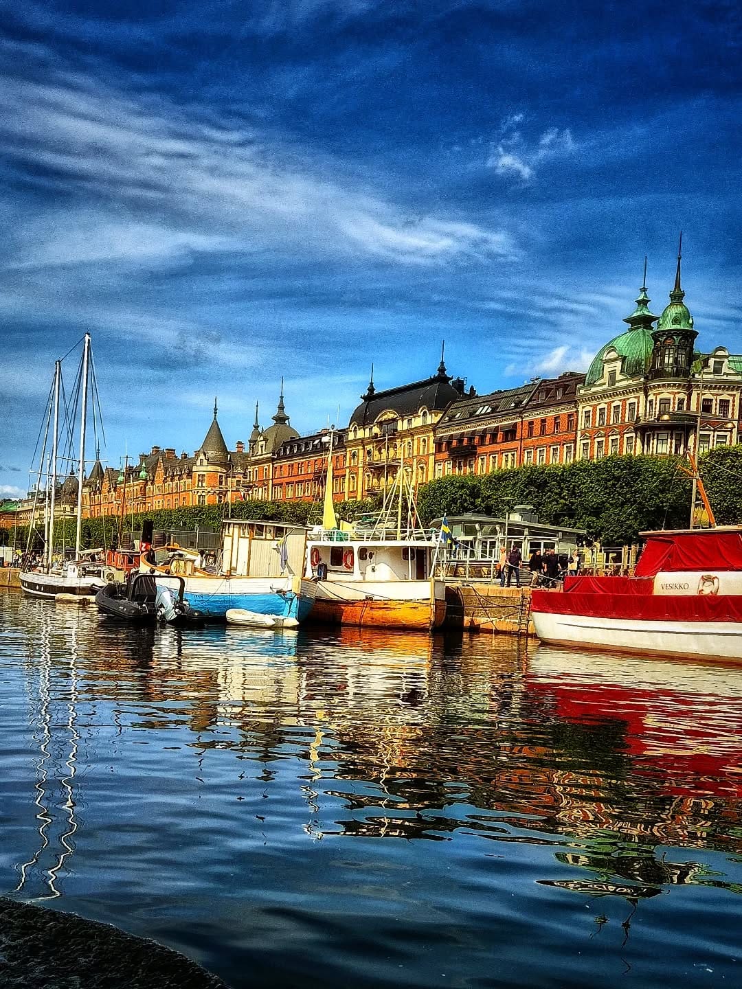Post 7 by Carmen Huber on Instagram (image)