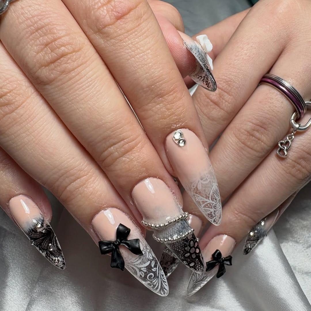 Post 1 by Sandra Girard on Instagram (image)