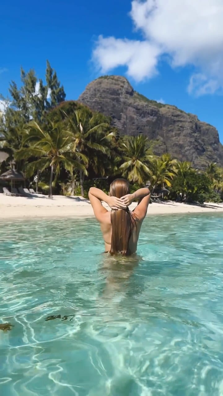 Post 10 by 𝐎𝐋𝐄𝐒𝐈𝐀 on Instagram (video)
