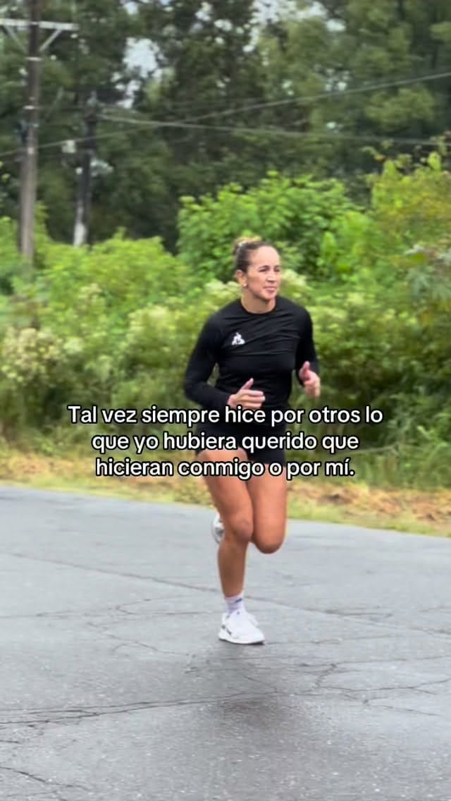Post 1 by Andrea Moreno on Instagram (video)
