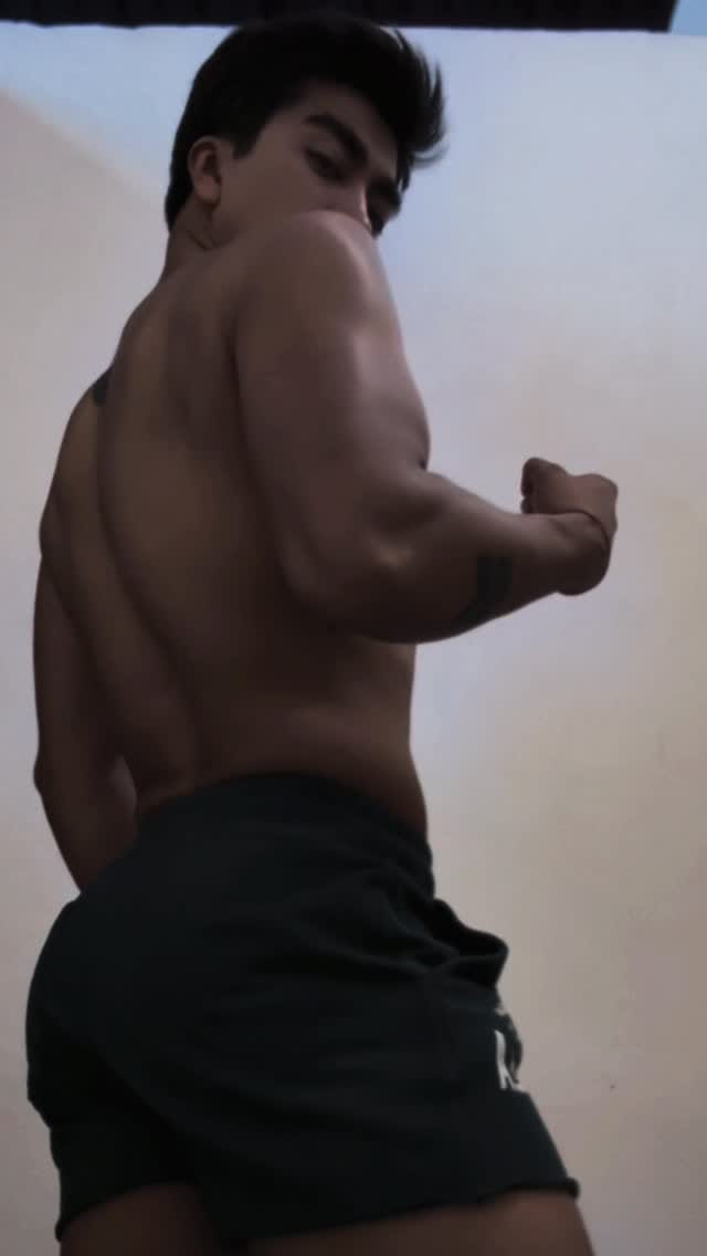 Post 3 by 𝔏𝔞 𝔟𝔢𝔟𝔬𝔫𝔞 on Instagram (video)