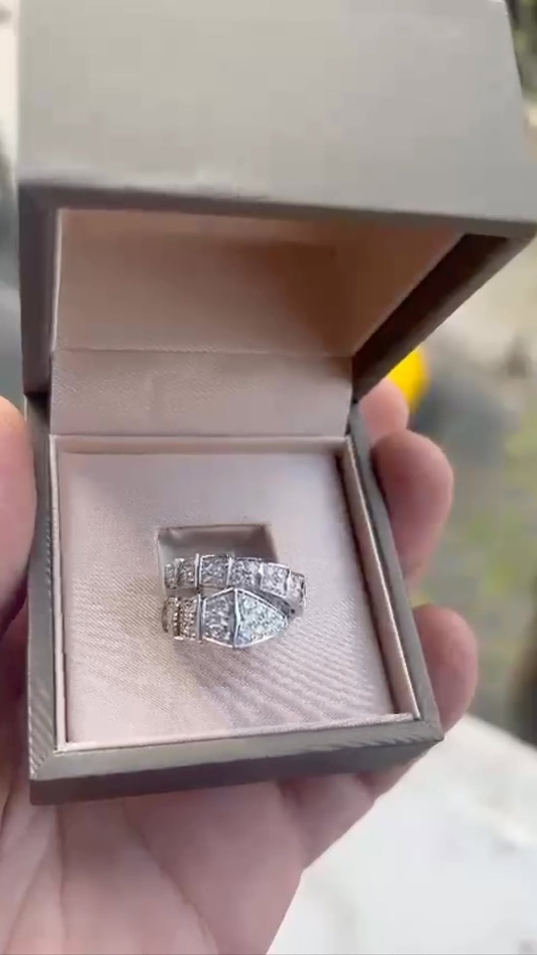 Post 10 by Natural diamonds💎Special jewelry💍Worldwide shipping🌍 on Instagram (video)