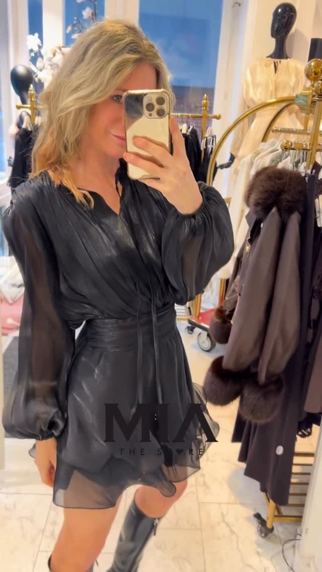 Post 7 by MIA THE STORE on Instagram (video)