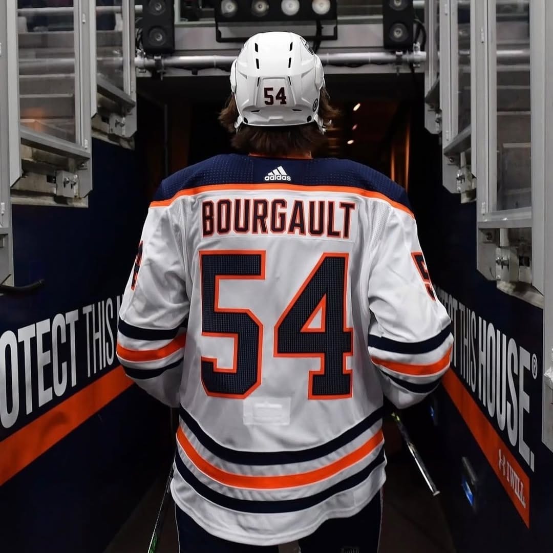 Post 9 by Xavier Bourgault on Instagram (carousel)