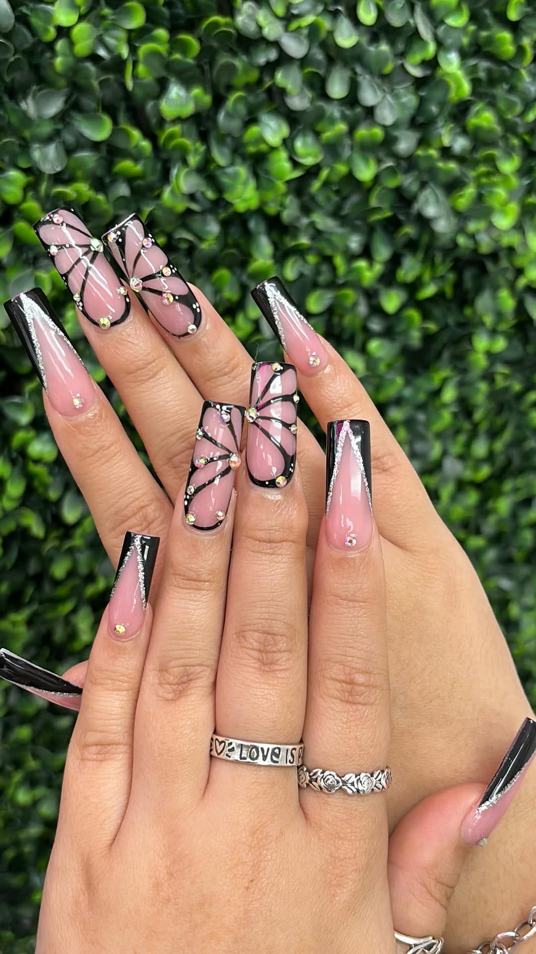 Post 7 by Posh Nail Lounge Texas City on Instagram (video)