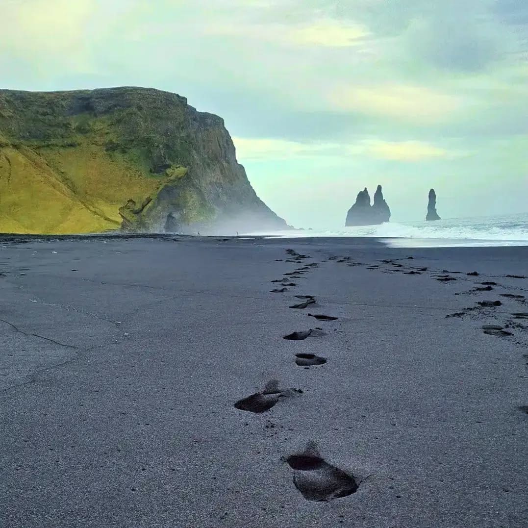 Post 7 by Lorenzo Levanti on Instagram (image)