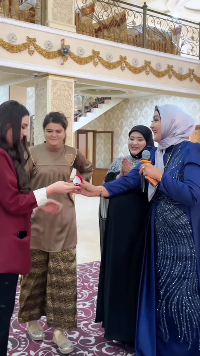Post 10 by Parizoda_cosmetics – Go’zallikni shu yerdan boshlang! 💞 on Instagram (video)