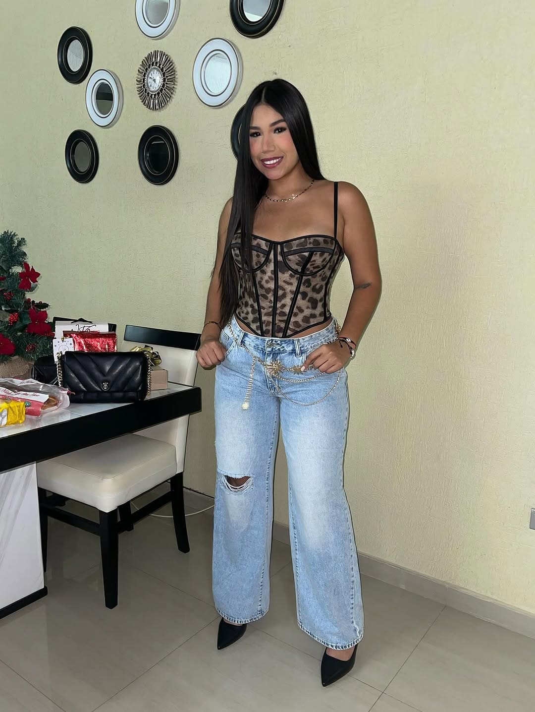 Post 8 by Fabiana Andreina💗 on Instagram (carousel)