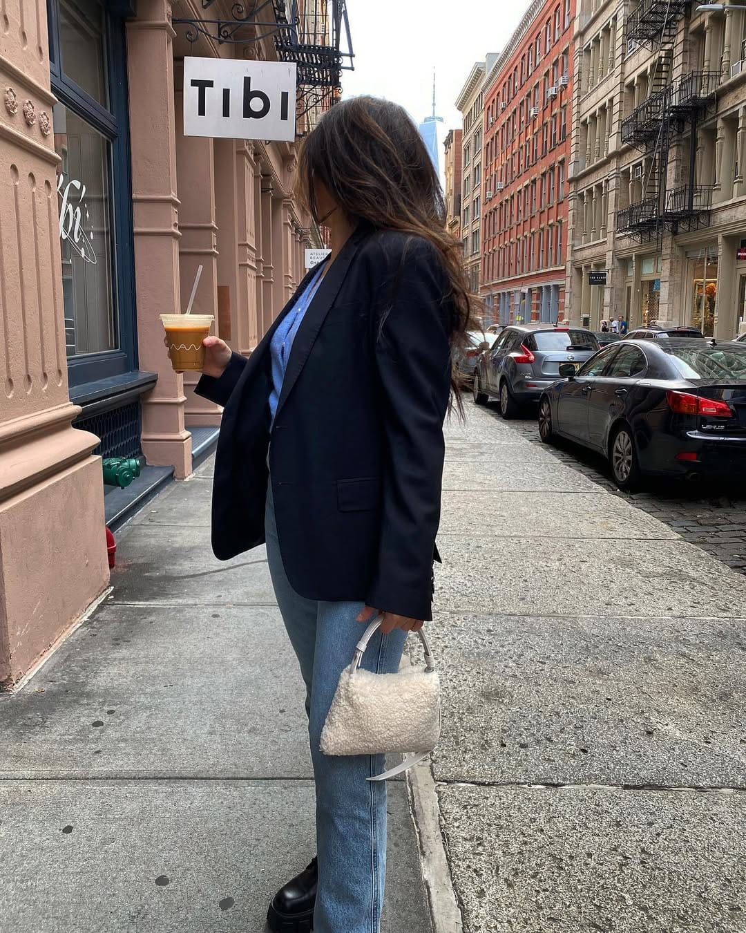 Post 10 by TIKA BENS on Instagram (image)