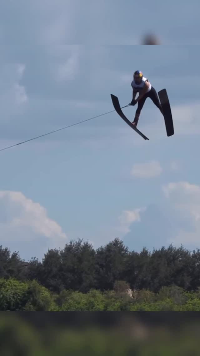 Post 7 by Dorien Llewellyn on Instagram (video)