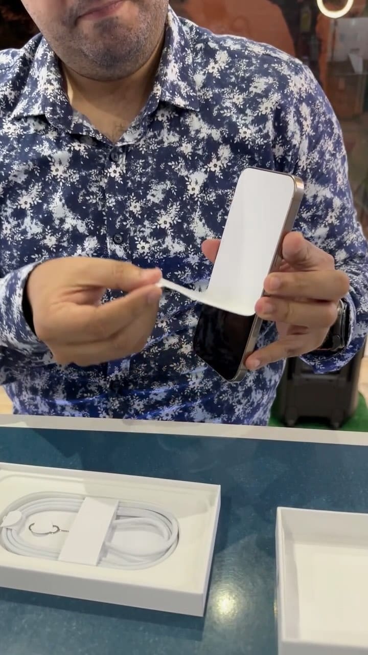Post 10 by ᑭOᗰᗰᗴ Tᗴᑕᕼ  on Instagram (video)