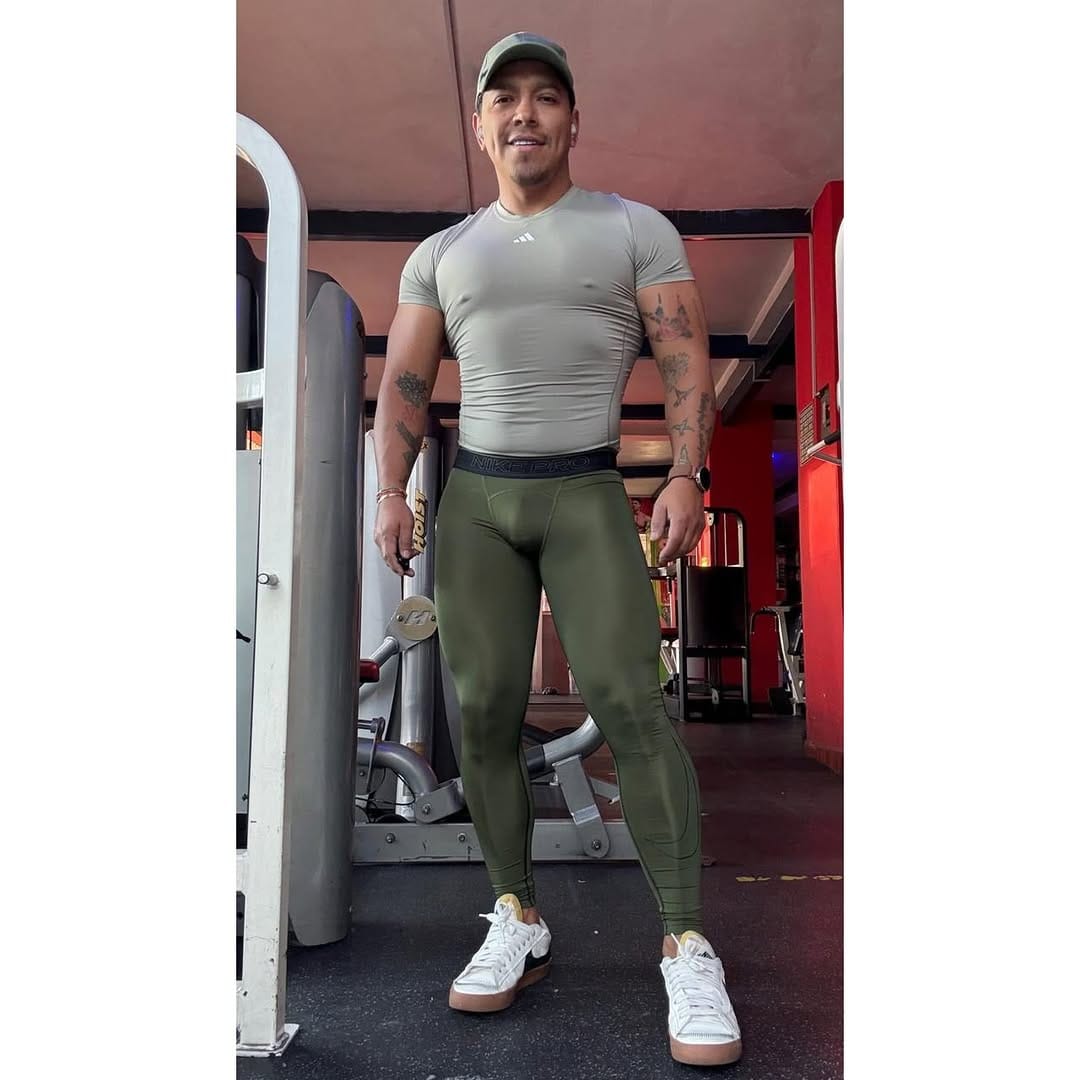Post 8 by Ri Andrade on Instagram (image)