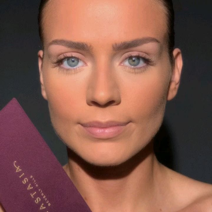 Post 10 by Bella Obsesion - Makeup Store on Instagram (carousel)