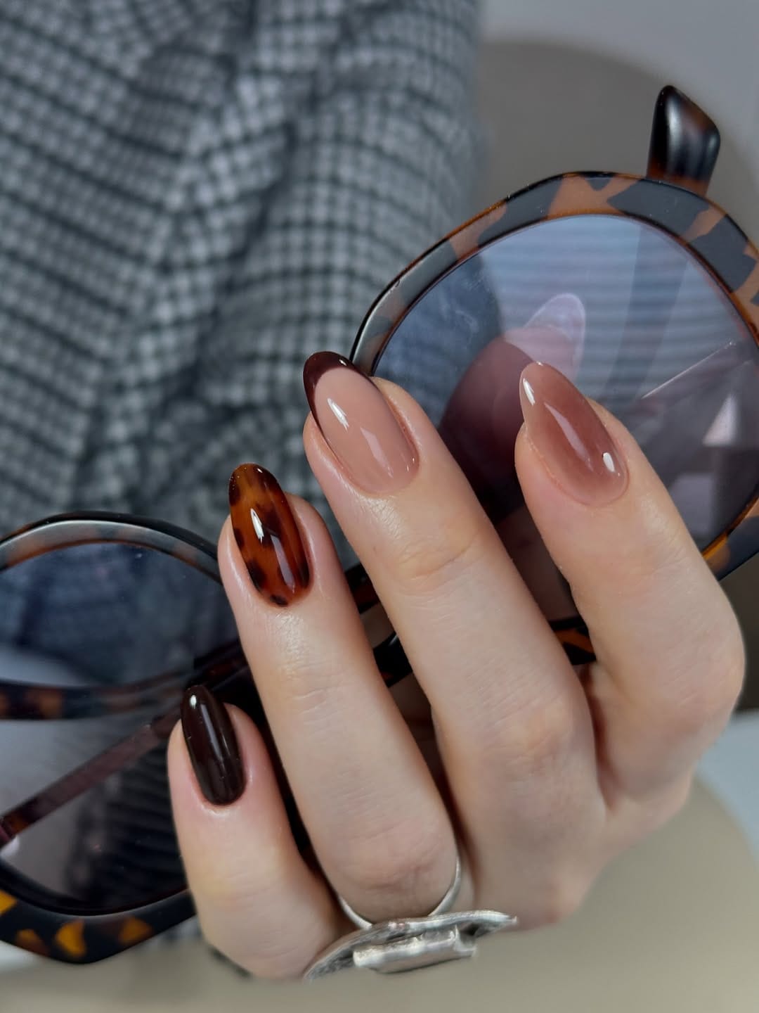 Post 3 by •roksolananails• on Instagram (carousel)
