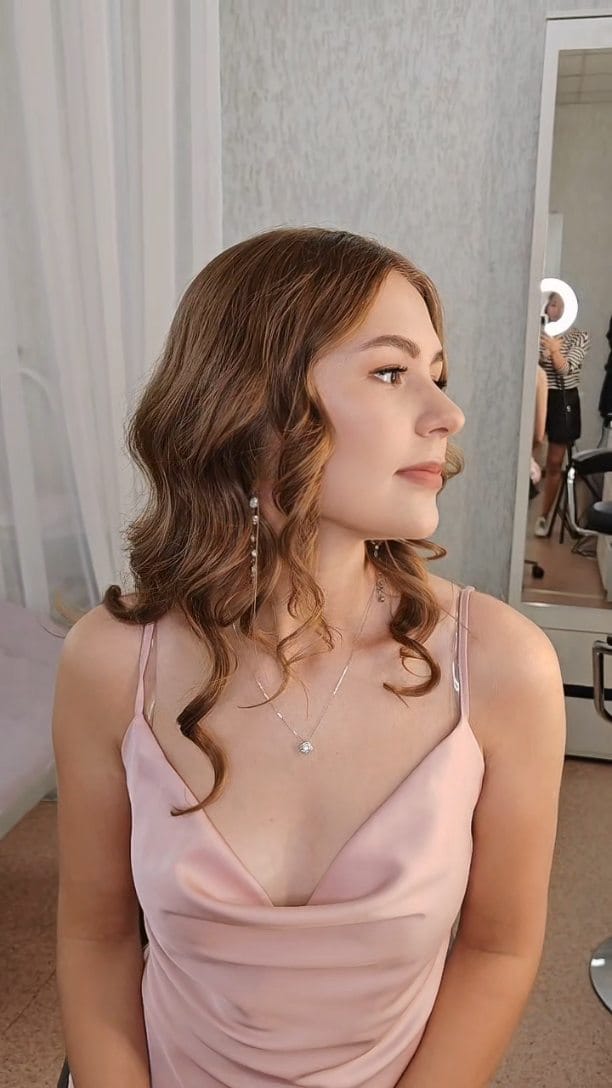 Post 2 by PRO Makeup Artist | Dubai on Instagram (video)