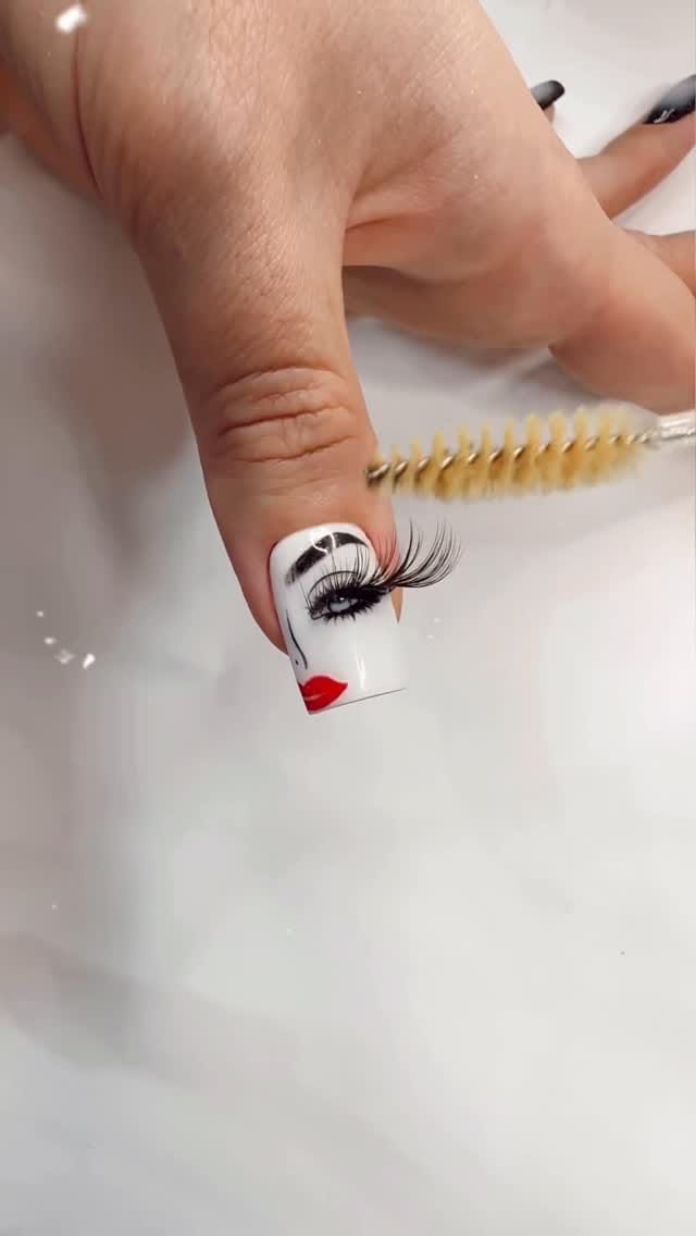 Post 6 by خدع مكياج نسرين ✨🪄🎩 on Instagram (video)