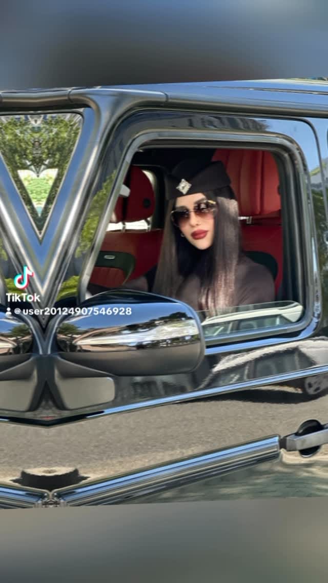 Post 3 by Sara on Instagram (video)