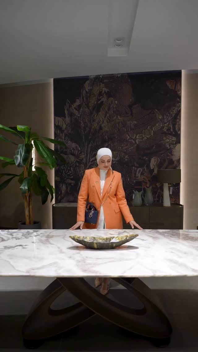 Post 2 by AMINAH ABDOH on Instagram (video)
