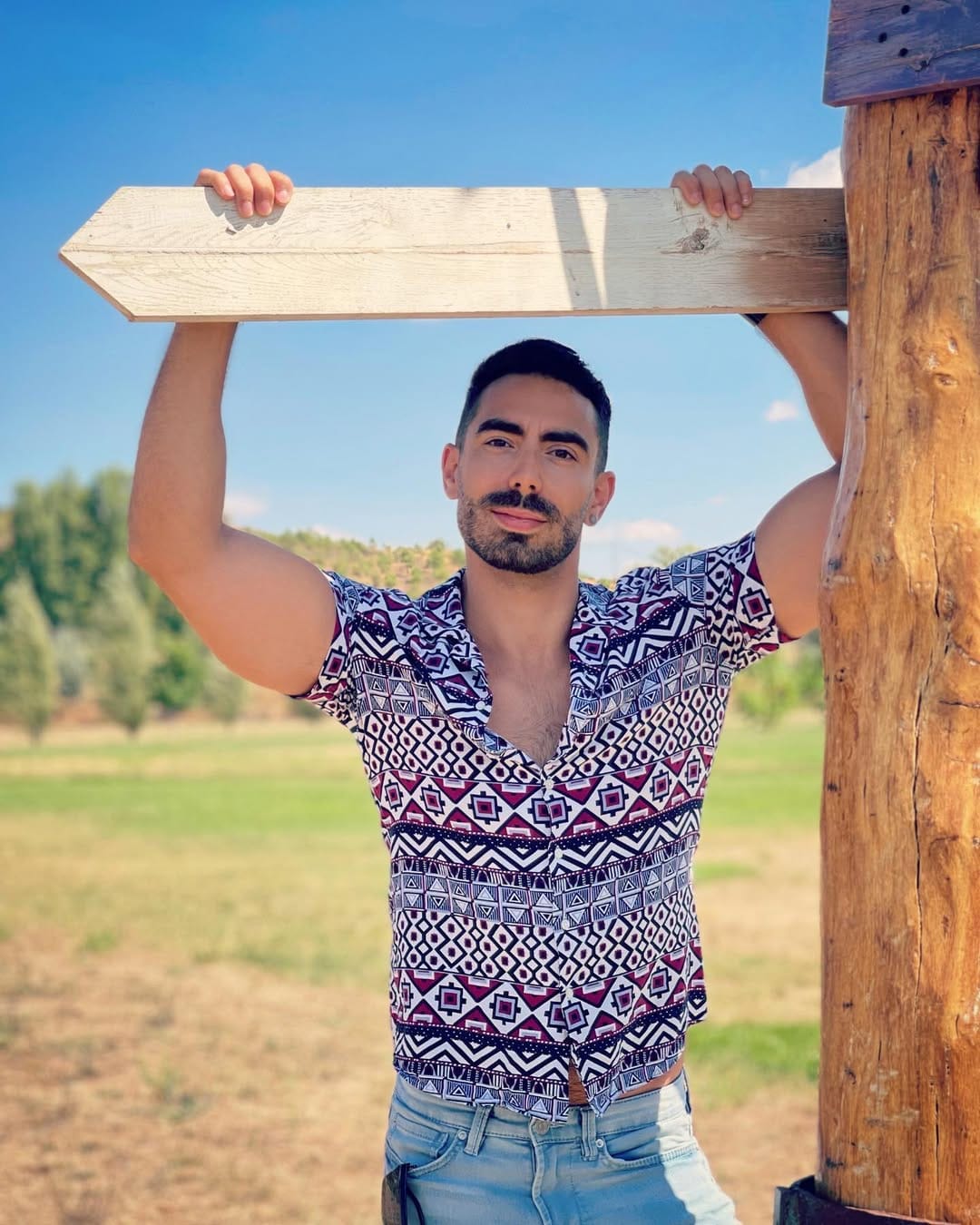 Post 5 by Josu on Instagram (image)