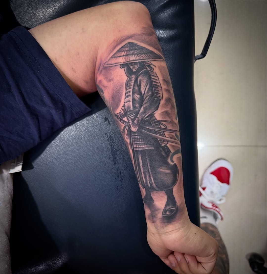 Post 6 by ⚜️Marco Oliver⚜️ on Instagram (carousel)
