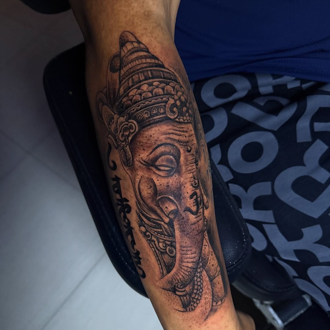 Post 7 by ⚜️Marco Oliver⚜️ on Instagram (carousel)
