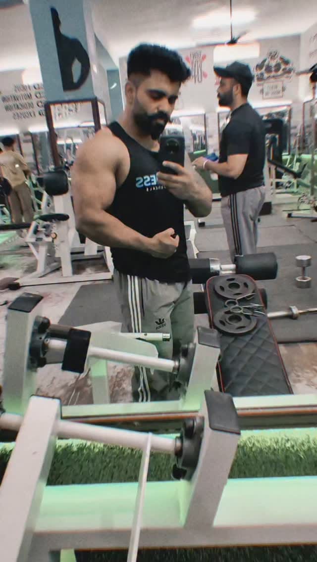 Post 5 by P͎a͎s͎t͎o͎l͎ S͎i͎n͎g͎h͎ on Instagram (video)