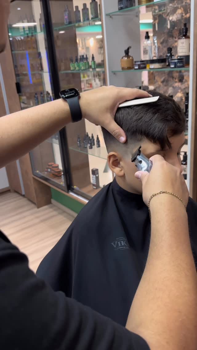 Post 6 by Barbearia Vitello on Instagram (video)