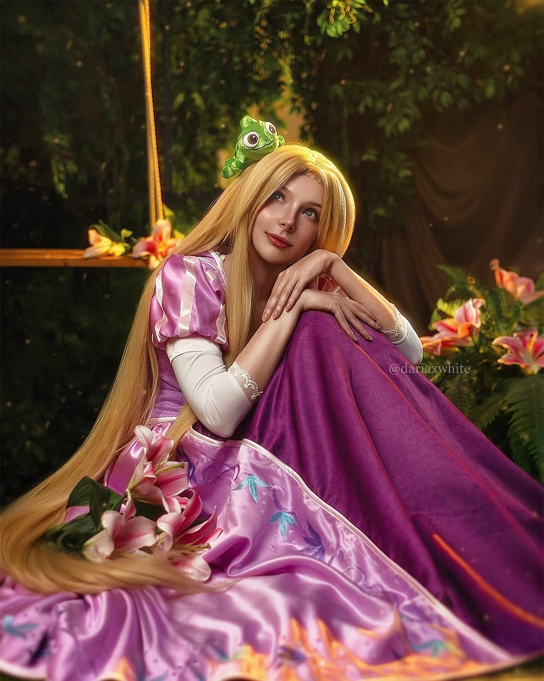 Post 8 by DARIA WHITE on Instagram (carousel)