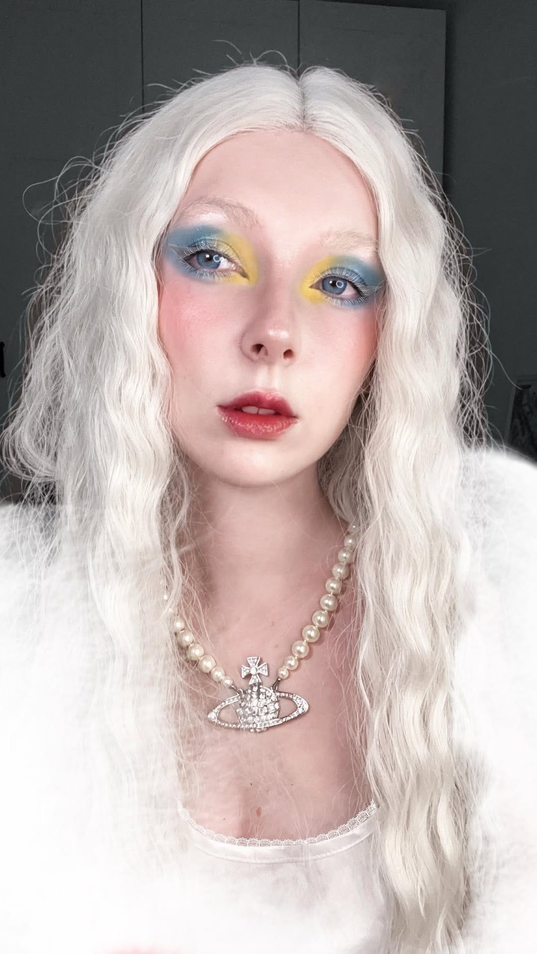 Post 6 by DARIA WHITE on Instagram (video)