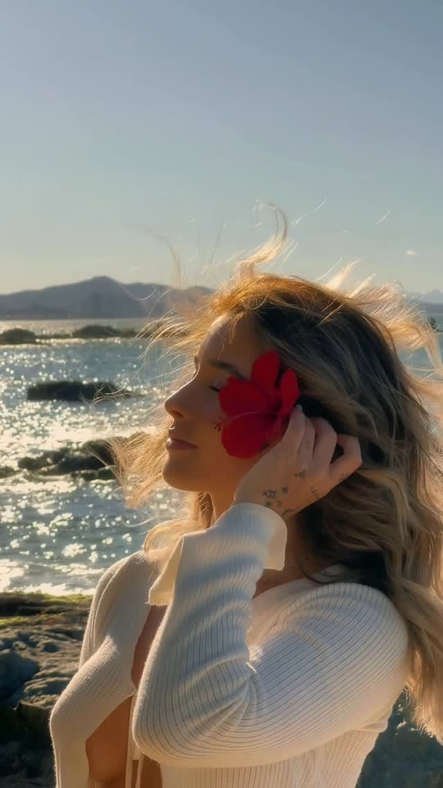 Post 9 by Bruna Martins on Instagram (video)