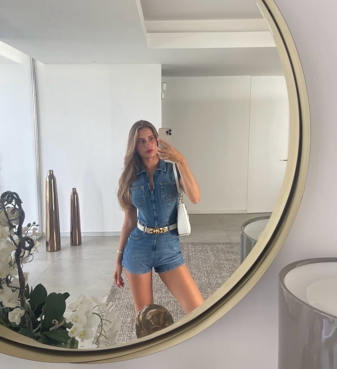 Post 6 by ANELLA DINES HERMAND on Instagram (carousel)