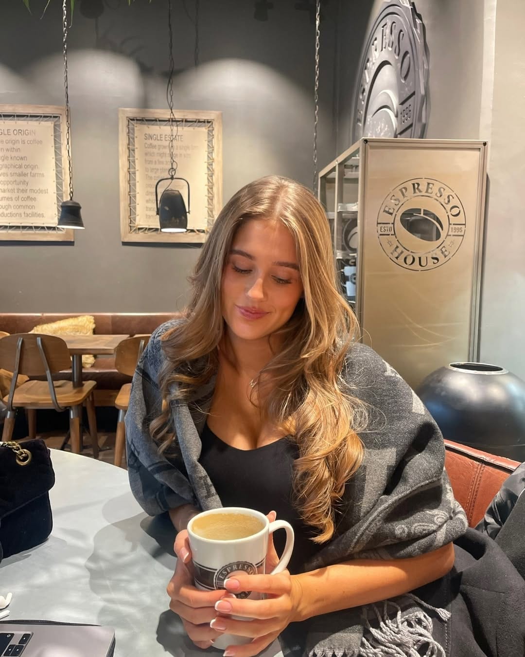 Post 9 by ANELLA DINES HERMAND on Instagram (carousel)