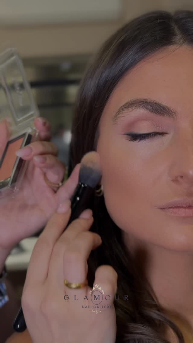 Post 3 by Glamour Nail Gallery on Instagram (video)