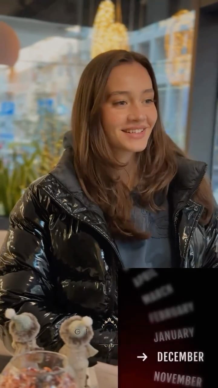 Post 7 by Glamour Nail Gallery on Instagram (video)