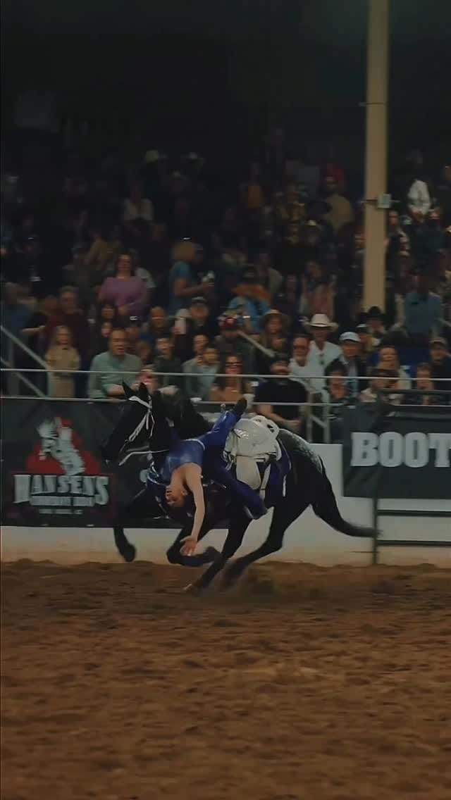 Post 8 by Bella Da Costa on Instagram (video)