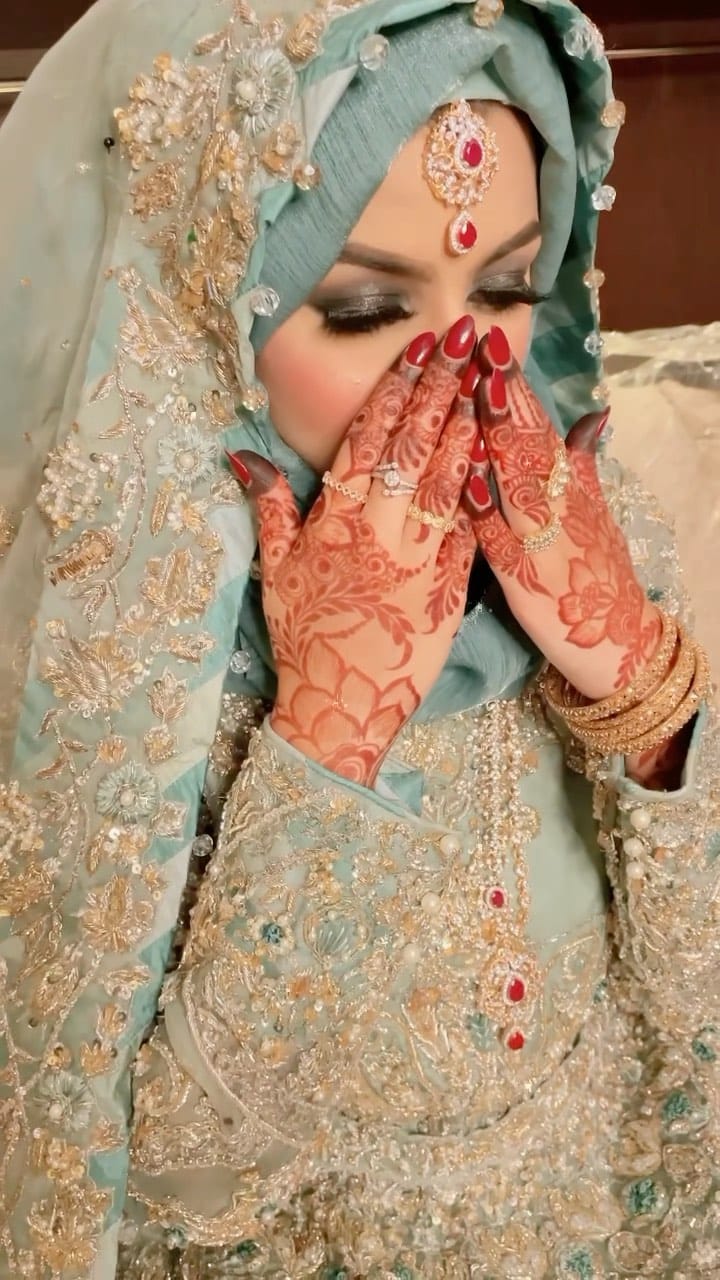 Post 7 by Ghazal Zada - Makeup Artist on Instagram (video)