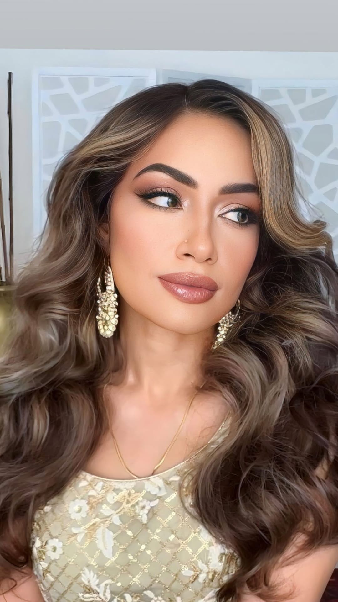 Post 10 by Toronto Modern Bridal Makeup & Hair Artist on Instagram (video)