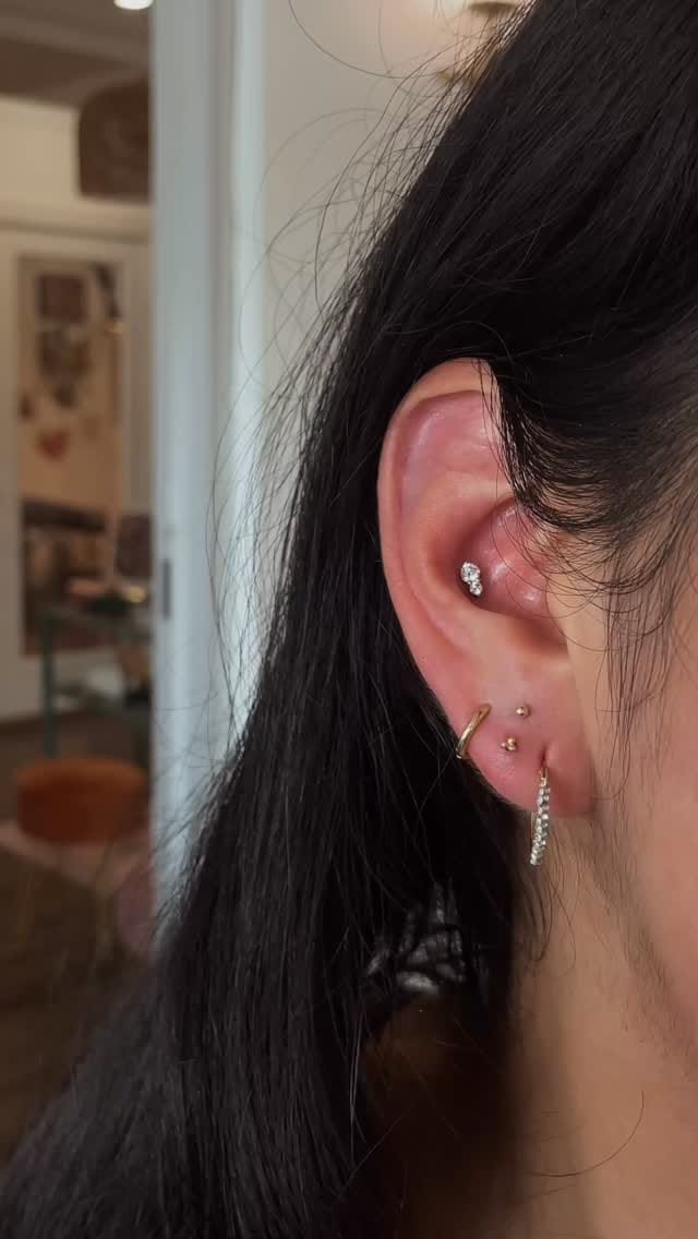 Post 4 by LUCY MACHEL - Fine Jewelry Piercing on Instagram (video)