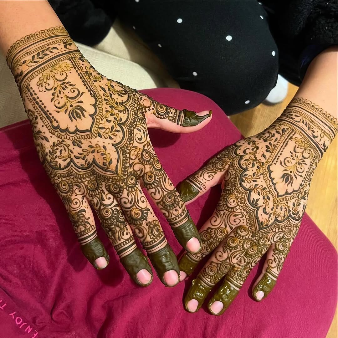 Post 1 by Omera Ejaz💋 on Instagram (image)