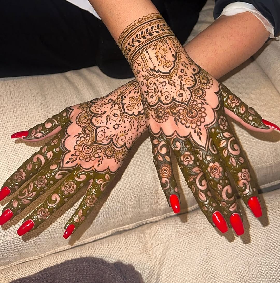 Post 4 by Omera Ejaz💋 on Instagram (image)